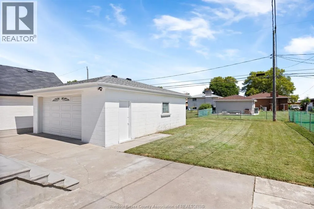 2696 PARENT AVENUE