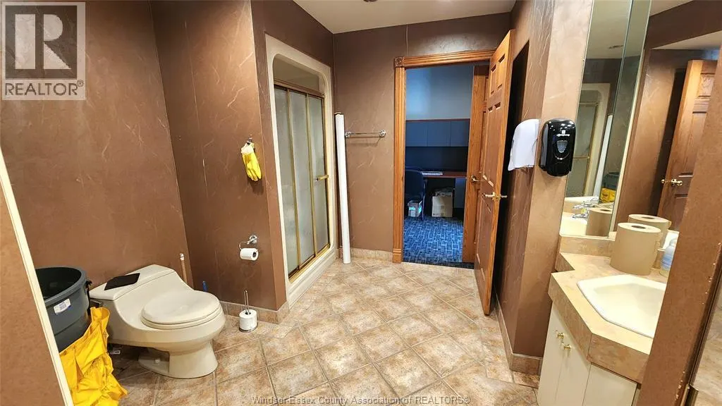 515 RIVERSIDE DRIVE West Unit# 104
