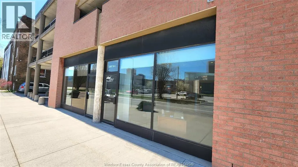 515 RIVERSIDE DRIVE West Unit# 104