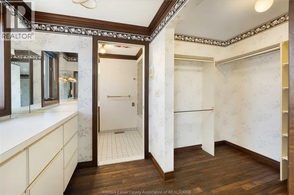 294 Hyde Park