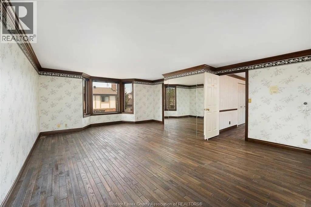 294 Hyde Park