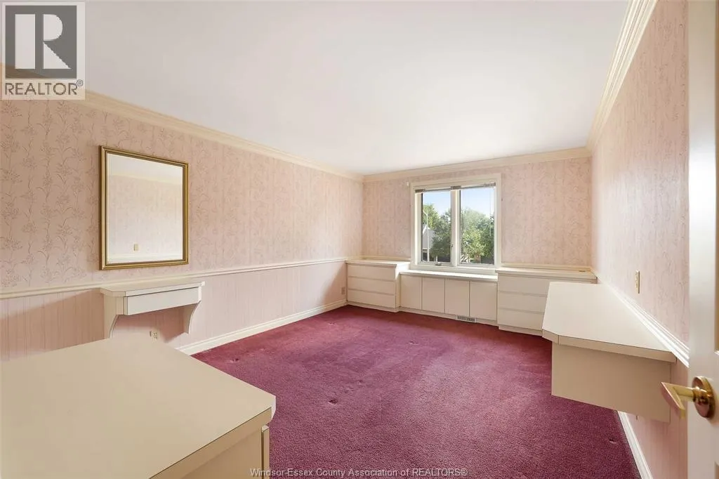 294 Hyde Park