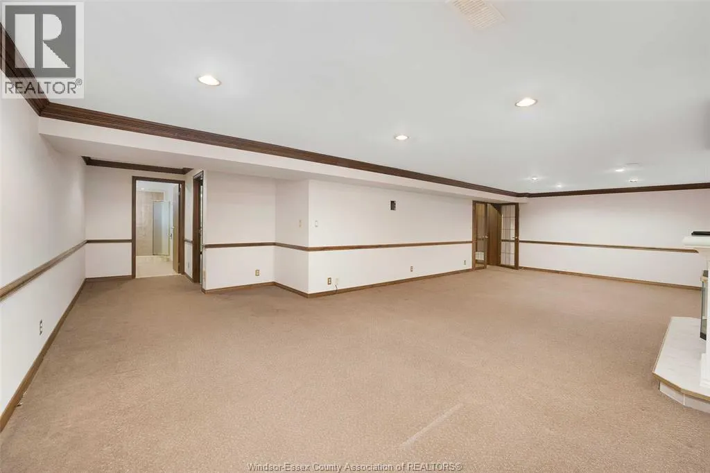 294 Hyde Park