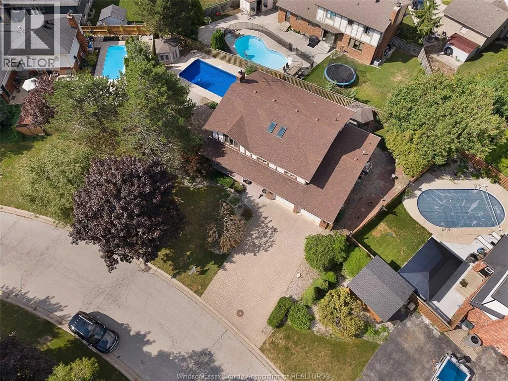 294 Hyde Park