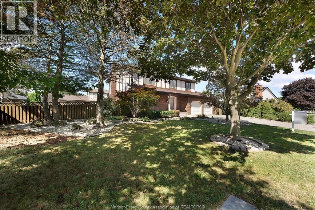 294 Hyde Park
