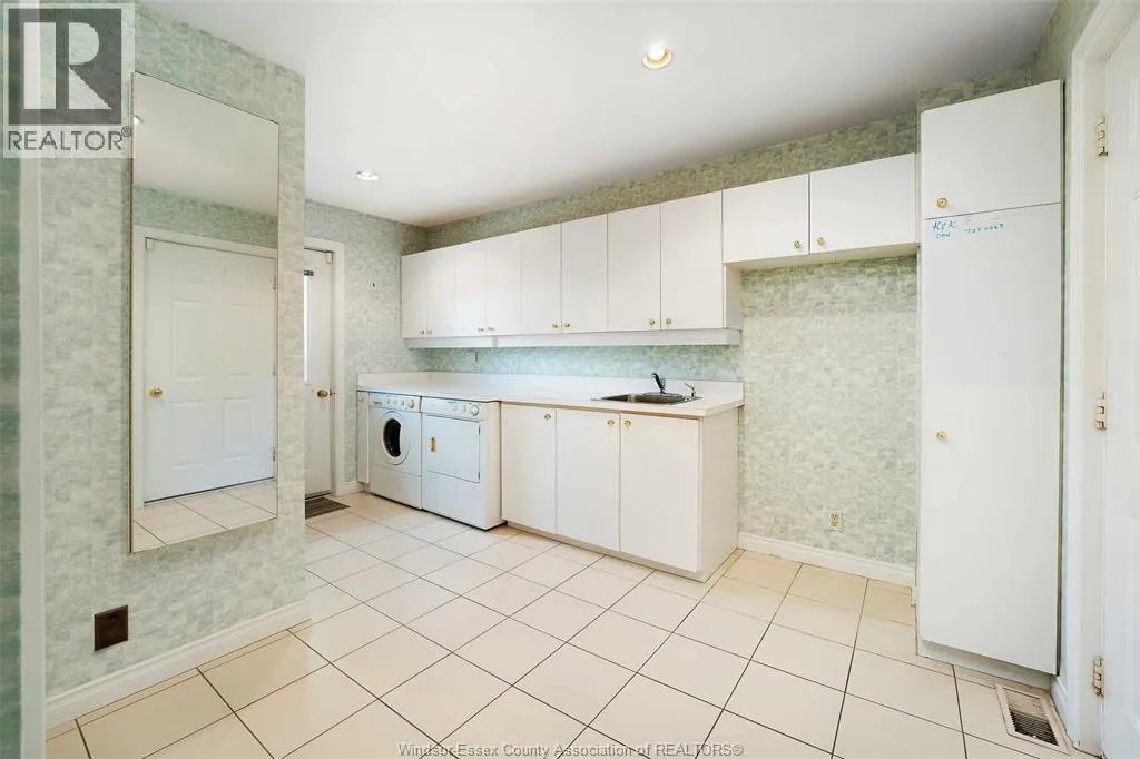 294 Hyde Park