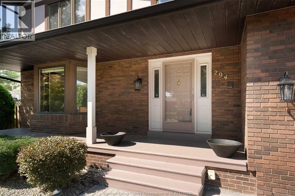 294 Hyde Park