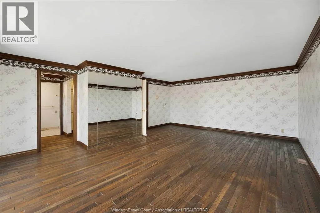 294 Hyde Park