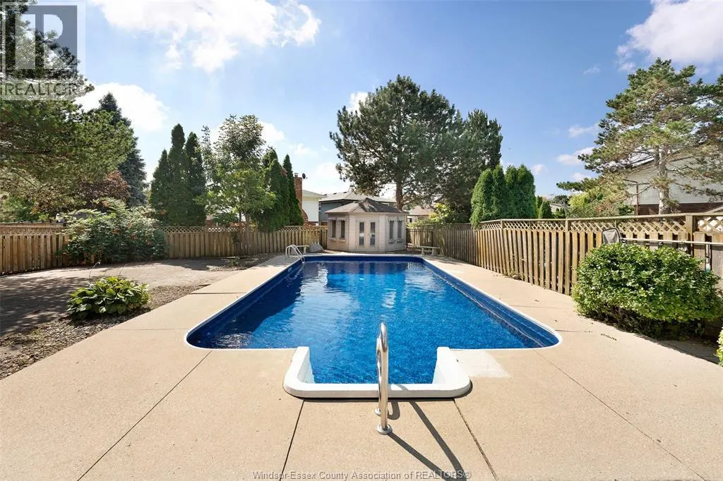 294 Hyde Park