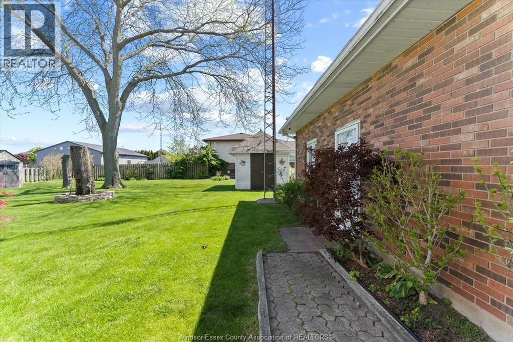 444 Oak STREET East