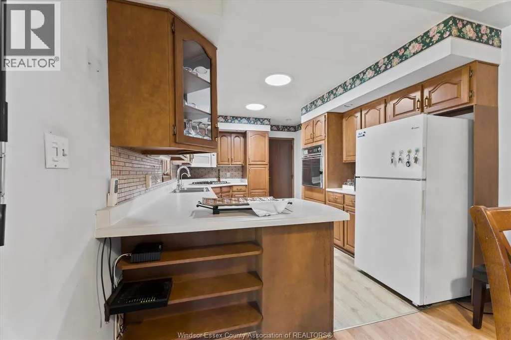444 Oak STREET East
