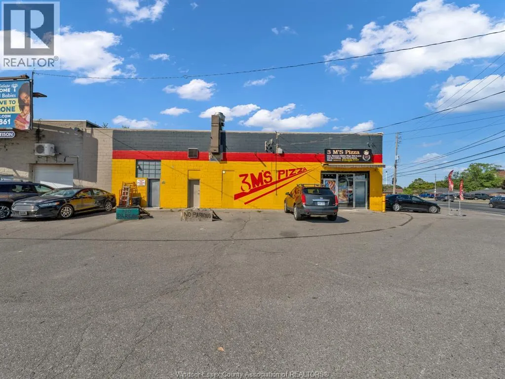 3857 WYANDOTTE STREET East Unit# 2