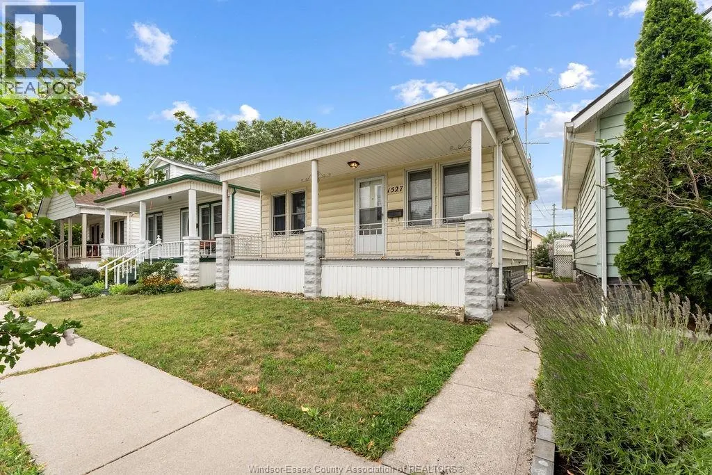 1527 ALBERT ROAD