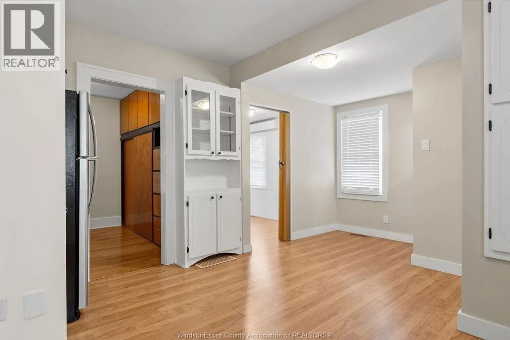 1527 ALBERT ROAD