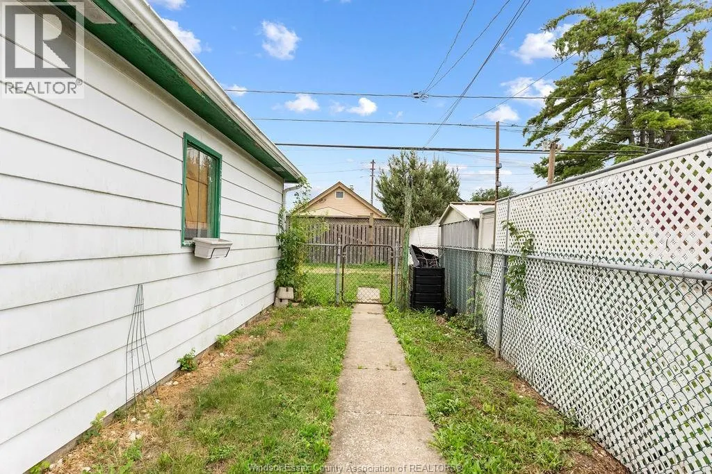 1527 ALBERT ROAD
