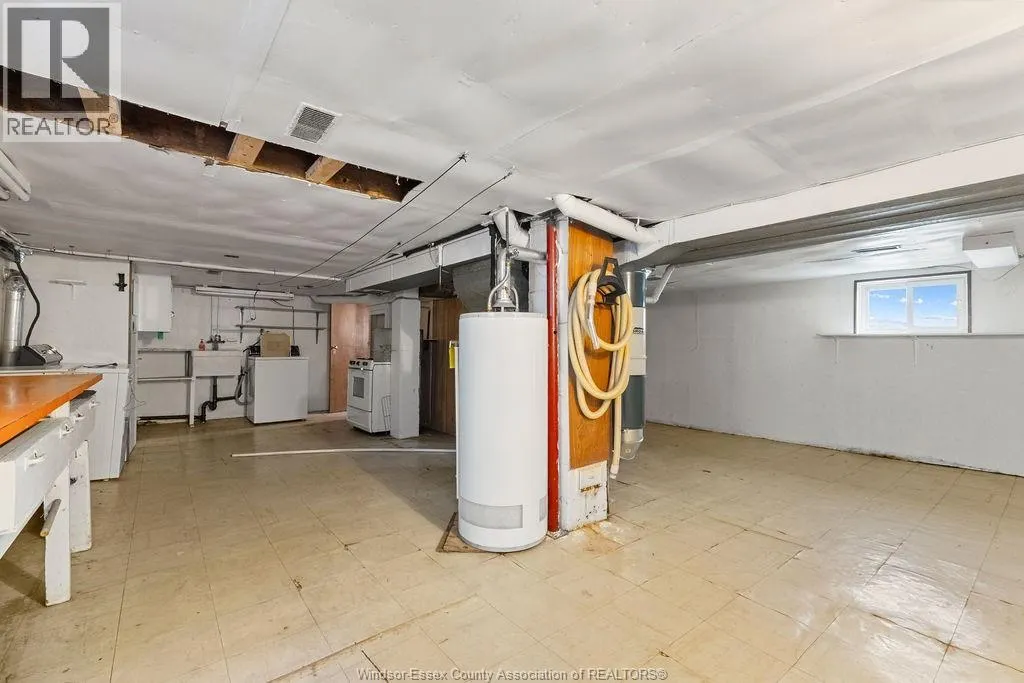 1527 ALBERT ROAD