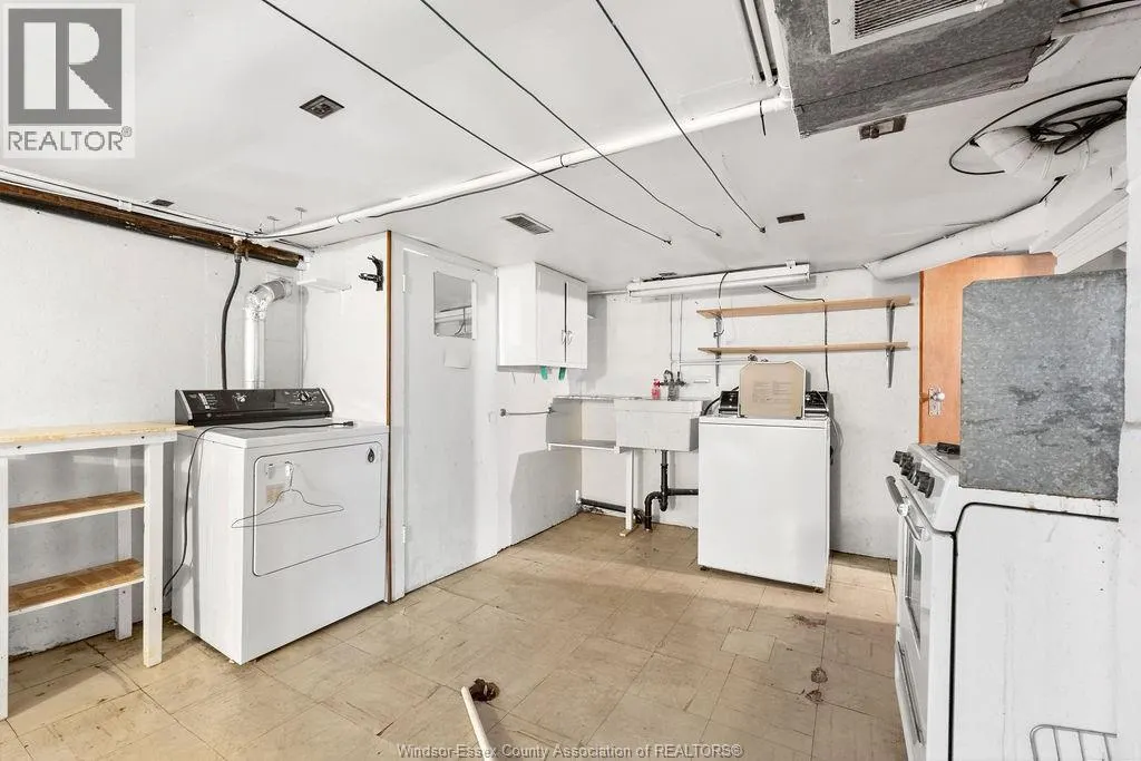 1527 ALBERT ROAD