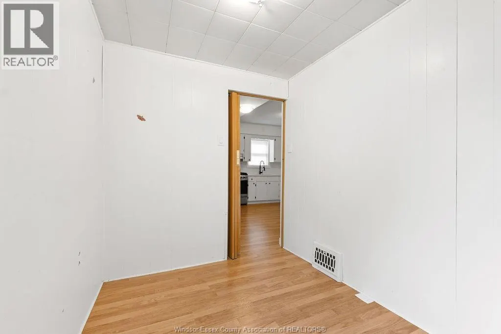 1527 ALBERT ROAD