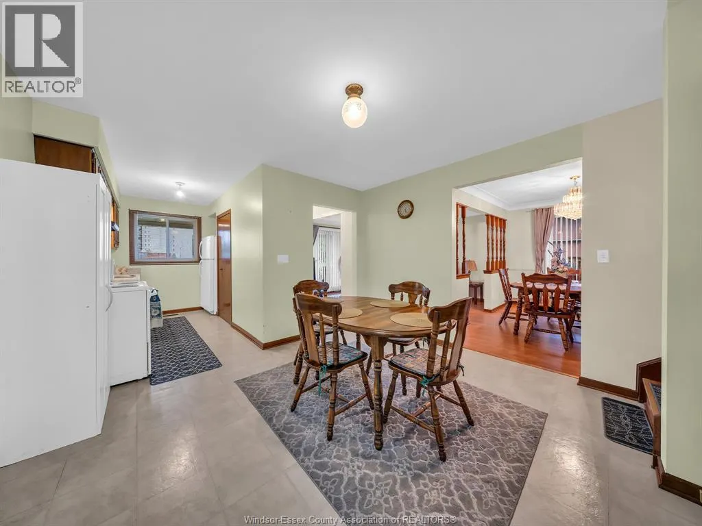 3040 FOREST GLADE DRIVE