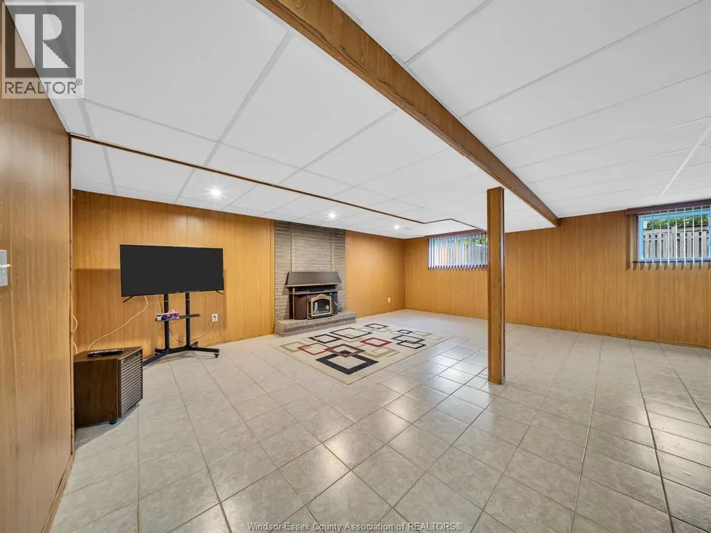 3040 FOREST GLADE DRIVE
