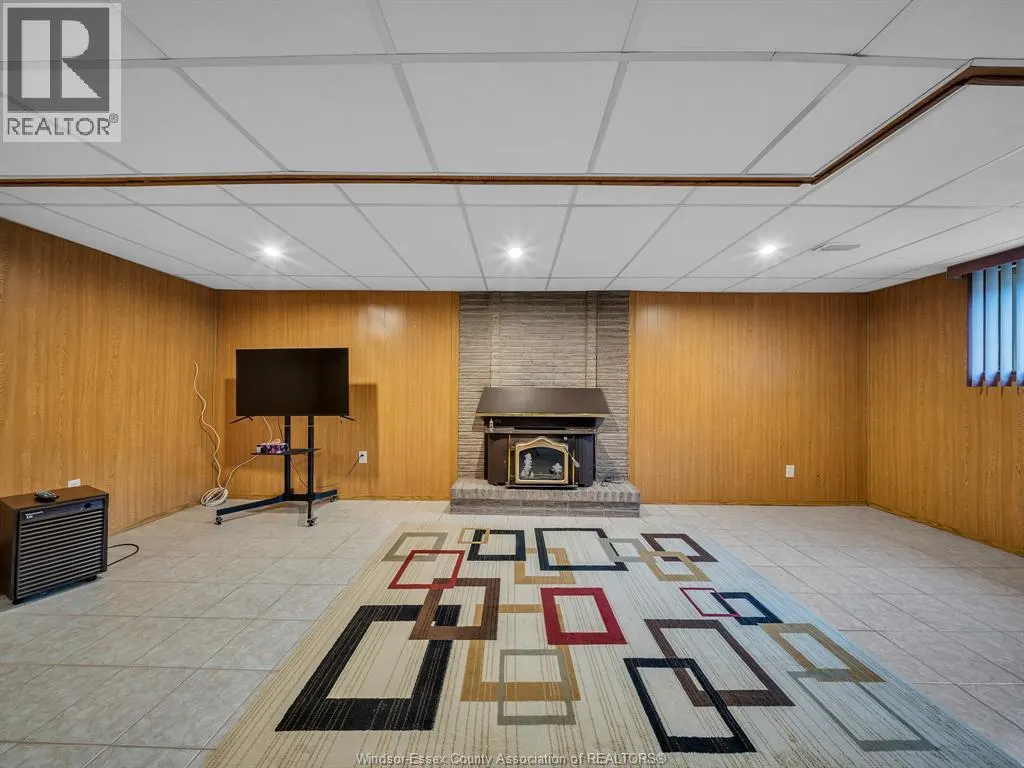3040 FOREST GLADE DRIVE