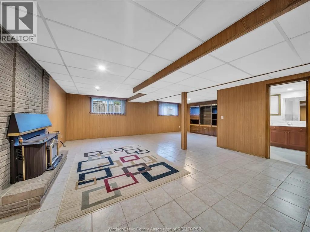 3040 FOREST GLADE DRIVE