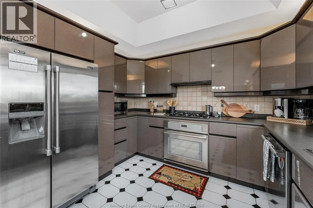 847 LAKE SHORE DRIVE