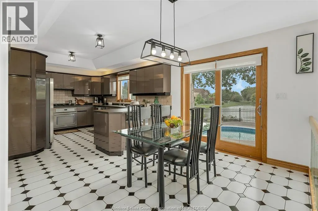 847 LAKE SHORE DRIVE