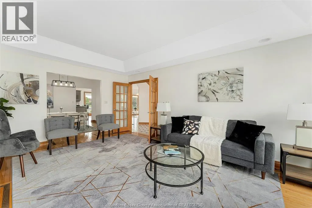 847 LAKE SHORE DRIVE