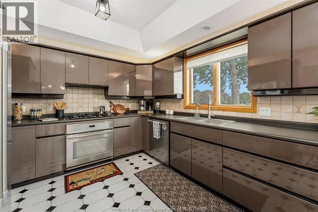 847 LAKE SHORE DRIVE