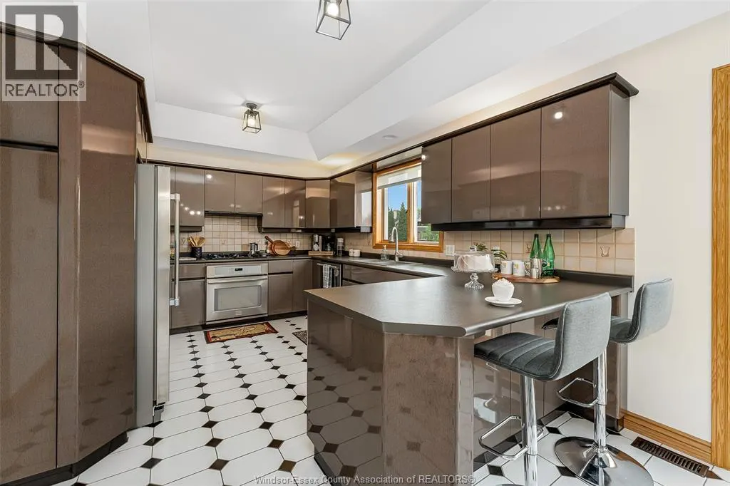 847 LAKE SHORE DRIVE