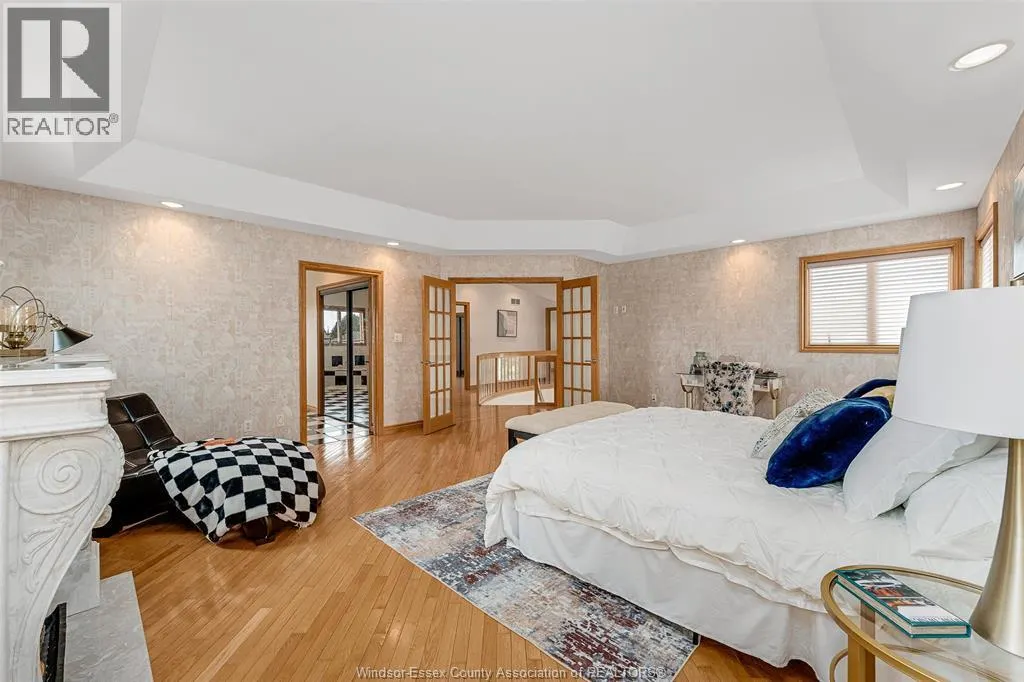 847 LAKE SHORE DRIVE
