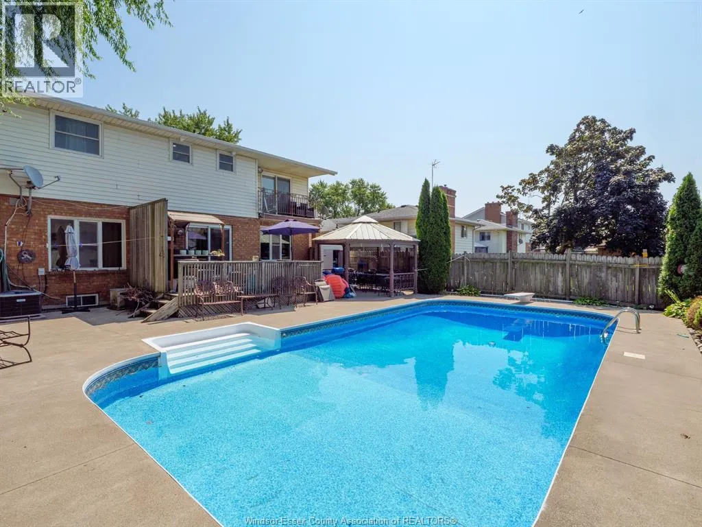 12033 ST. THOMAS CRESCENT