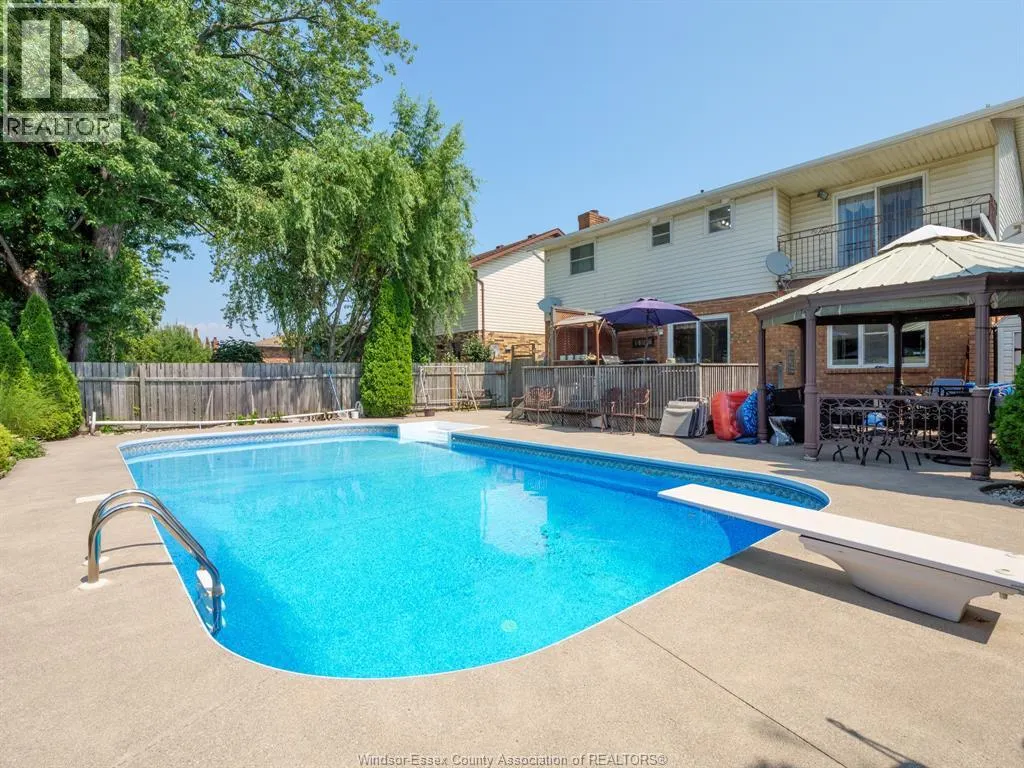 12033 ST. THOMAS CRESCENT