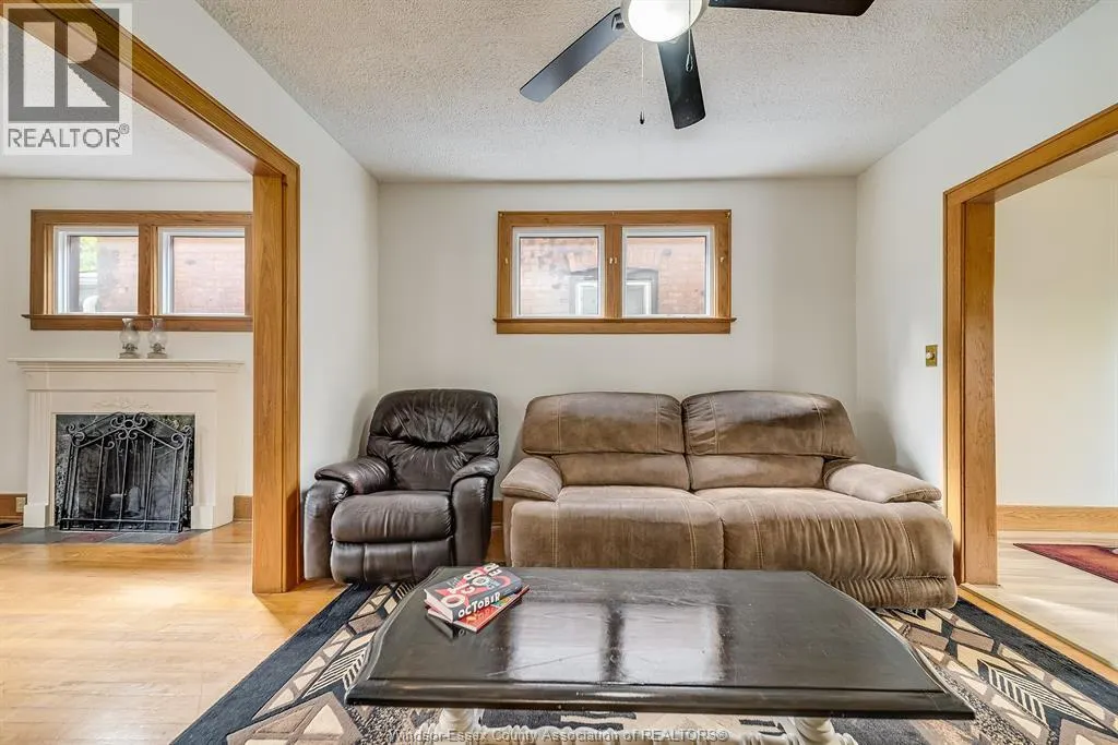 1037 WINDERMERE ROAD