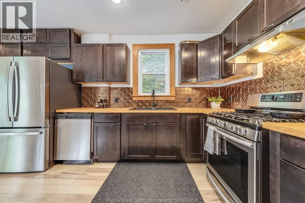 1037 WINDERMERE ROAD