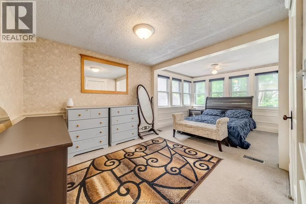 1037 WINDERMERE ROAD