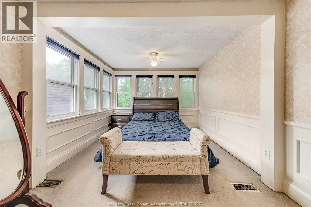 1037 WINDERMERE ROAD