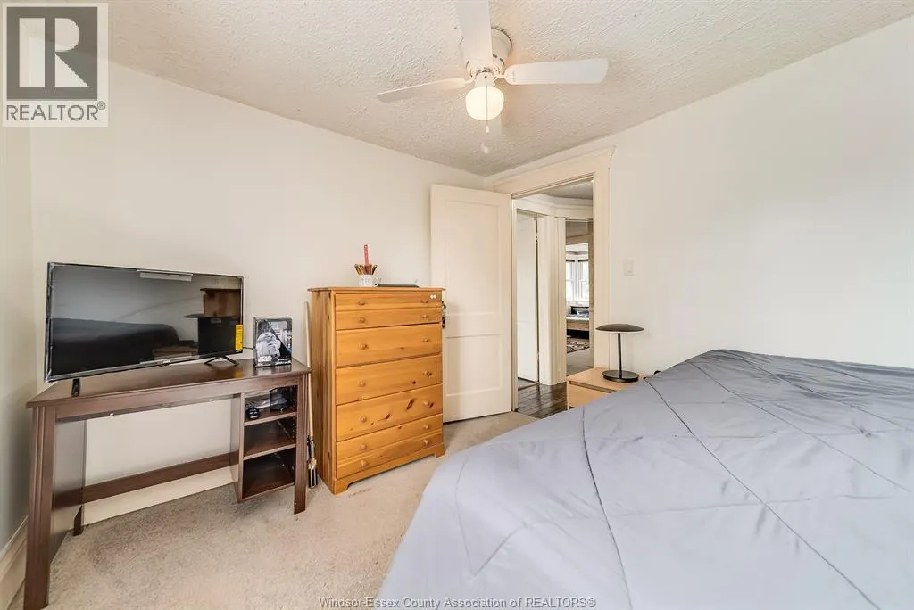 1037 WINDERMERE ROAD