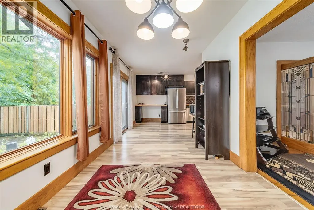 1037 WINDERMERE ROAD