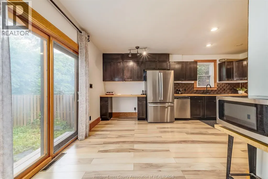 1037 WINDERMERE ROAD