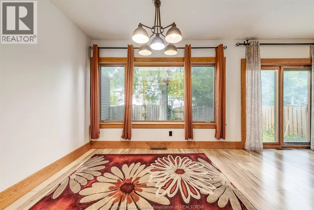 1037 WINDERMERE ROAD