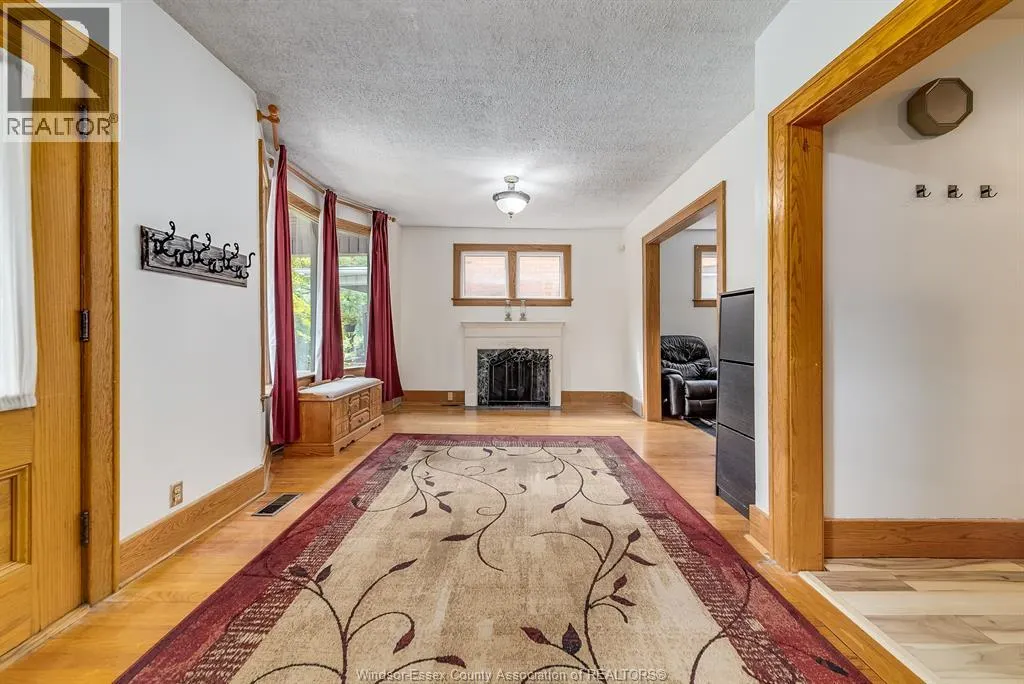 1037 WINDERMERE ROAD