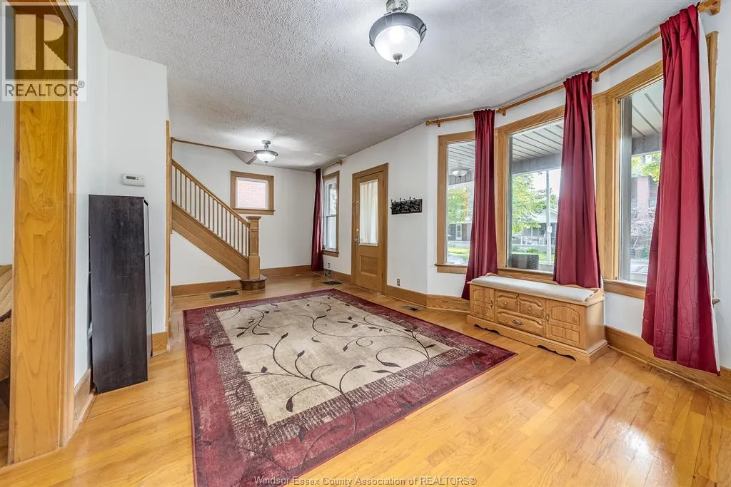 1037 WINDERMERE ROAD