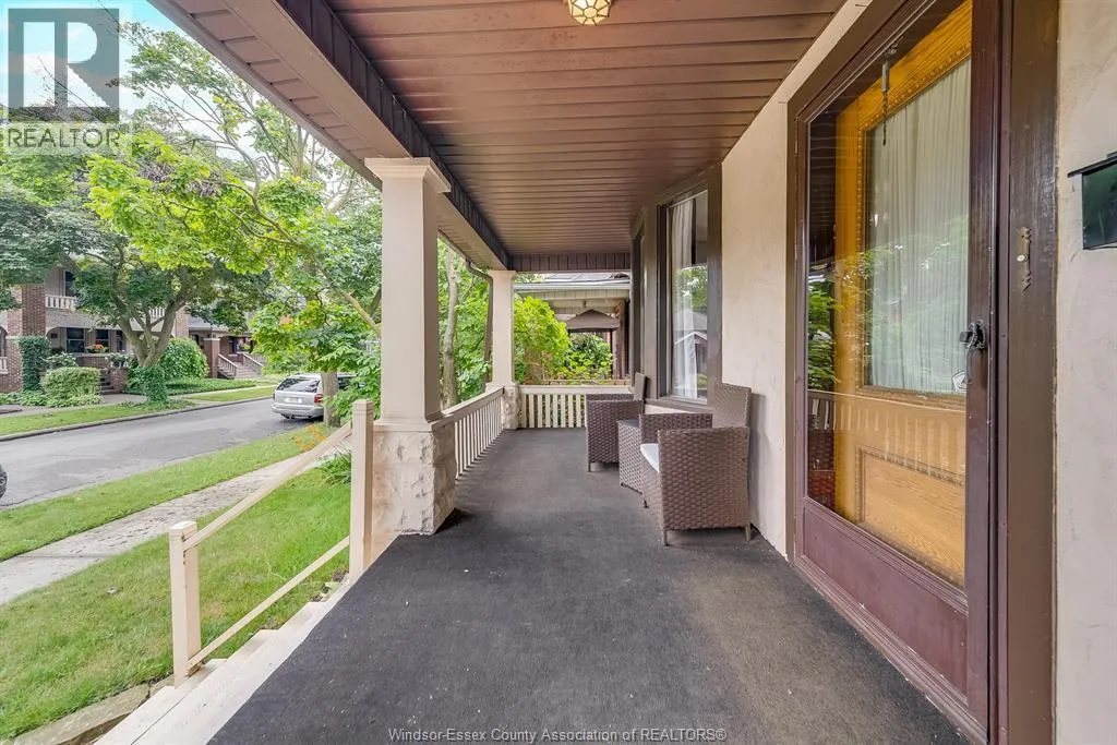 1037 WINDERMERE ROAD
