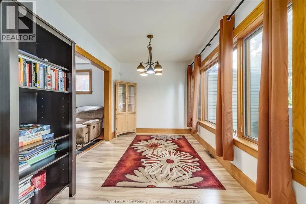 1037 WINDERMERE ROAD