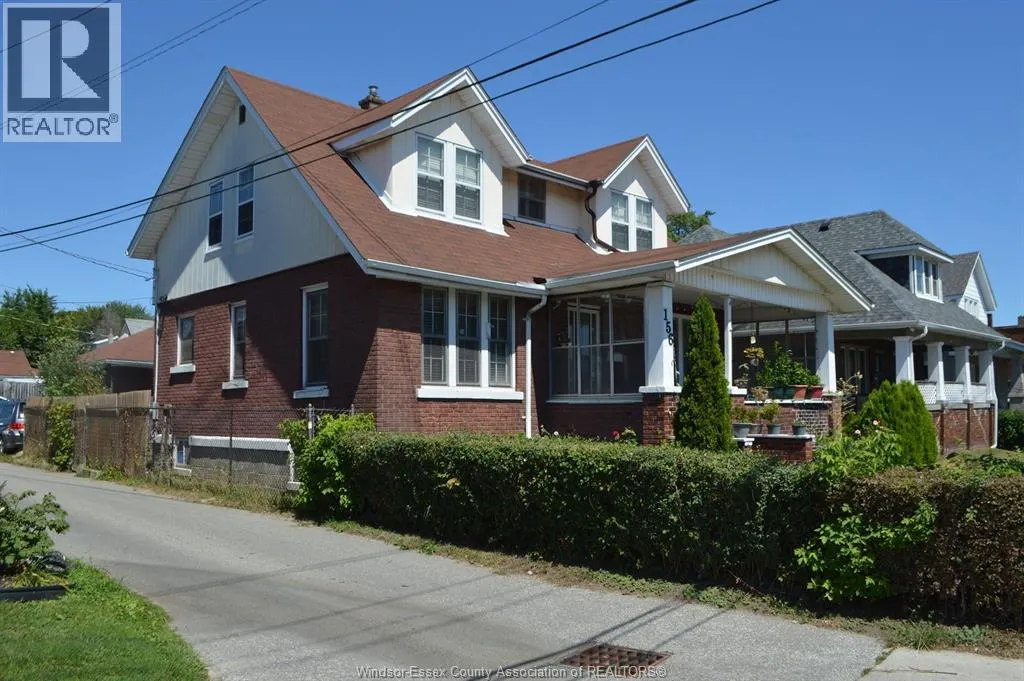 156 GILES BOULEVARD