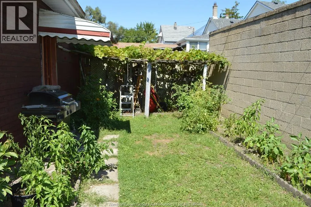 156 GILES BOULEVARD