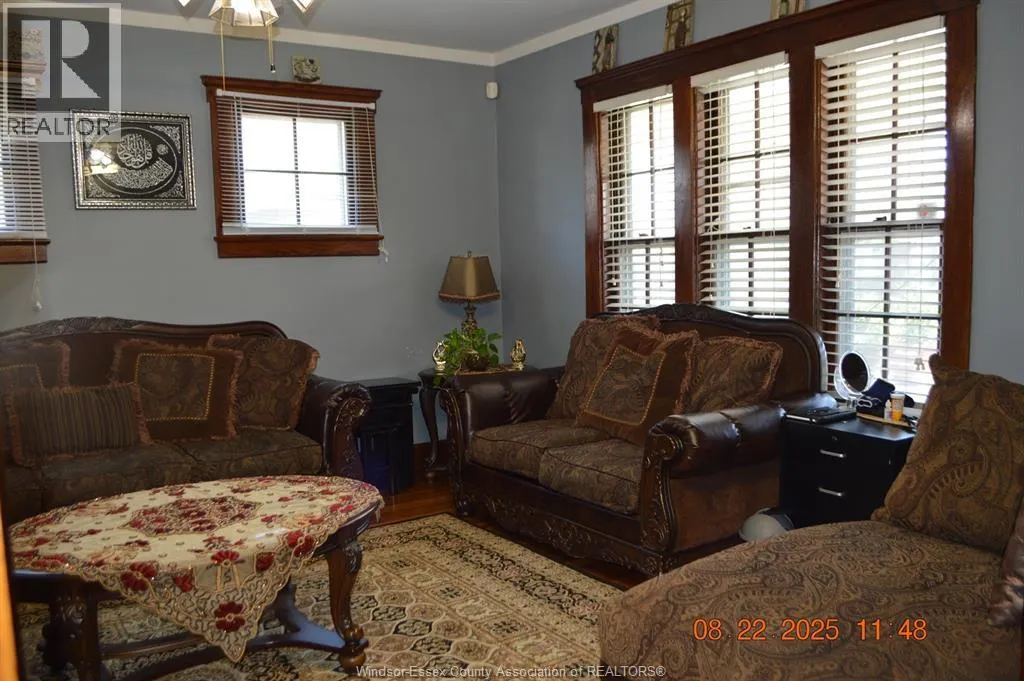 156 GILES BOULEVARD