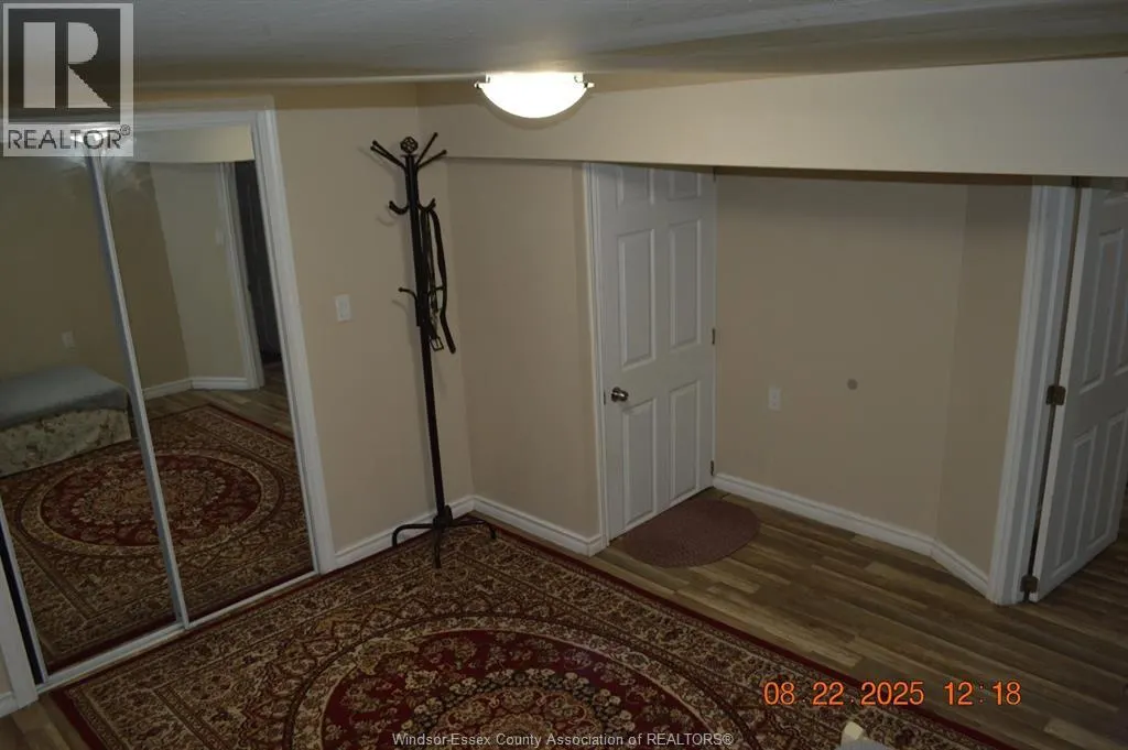 156 GILES BOULEVARD